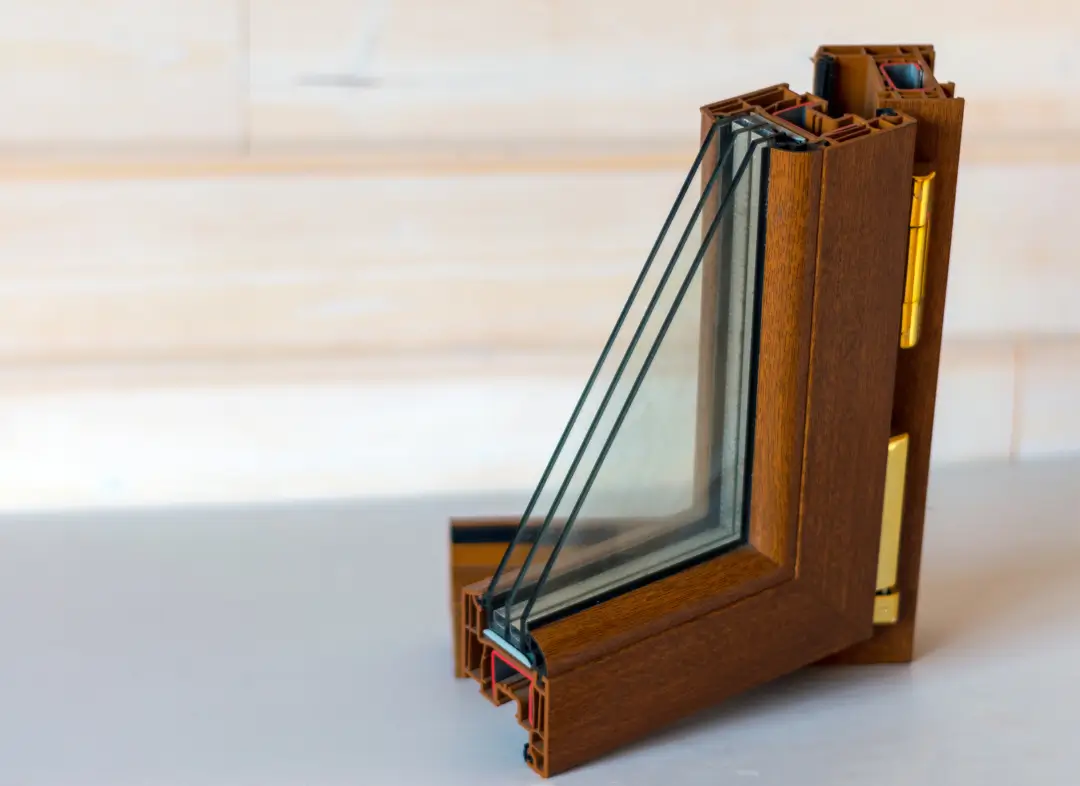 Installation de fenêtre en bois sur mesure Benet